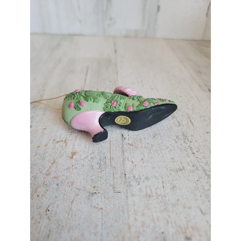 MMA shoe metropolitan seashell green shoe unique ornament Xmas home